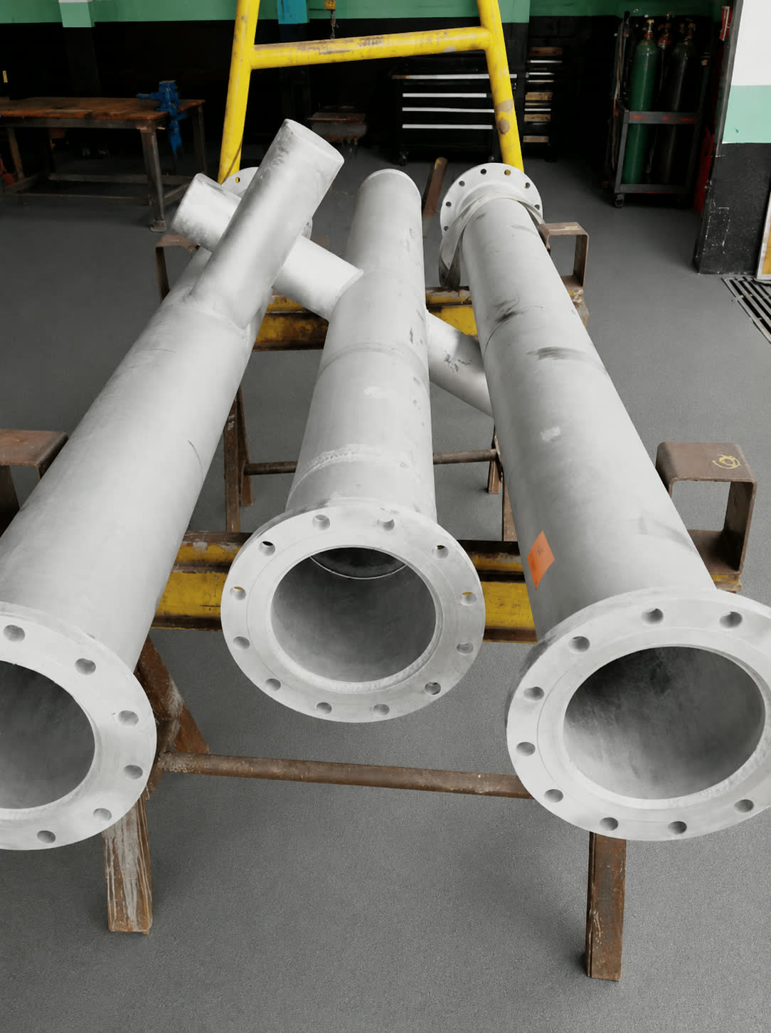 Spools pintados em cavaletes, XSE Solutions